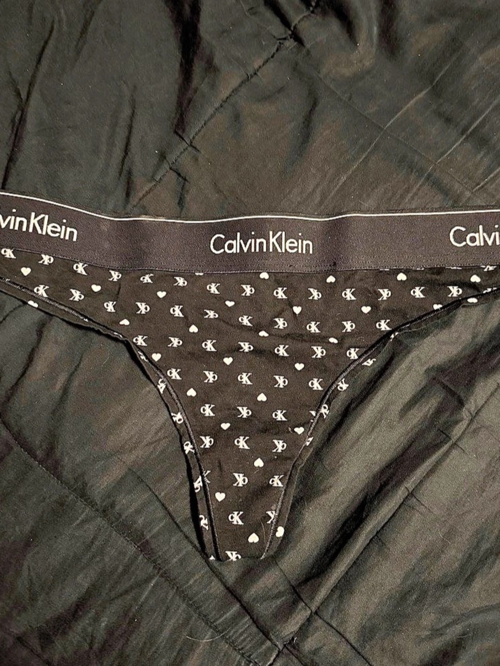 Calvin Klein Modern Cotton Valentines Heart Print Thong Black & White XL